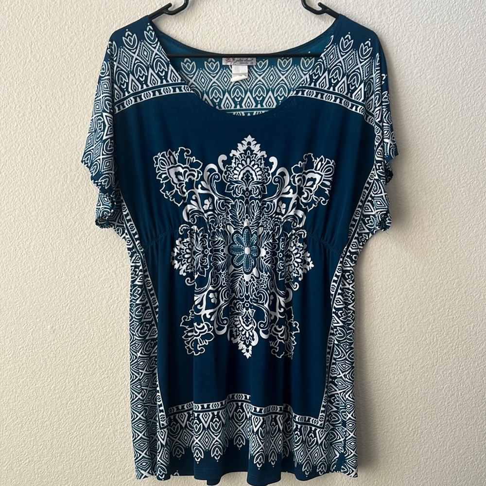 Maternity top. Size medium. Great condition